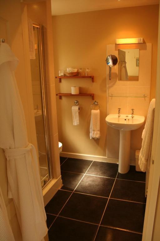 Hazel Court Guest House Нюпорт Екстериор снимка